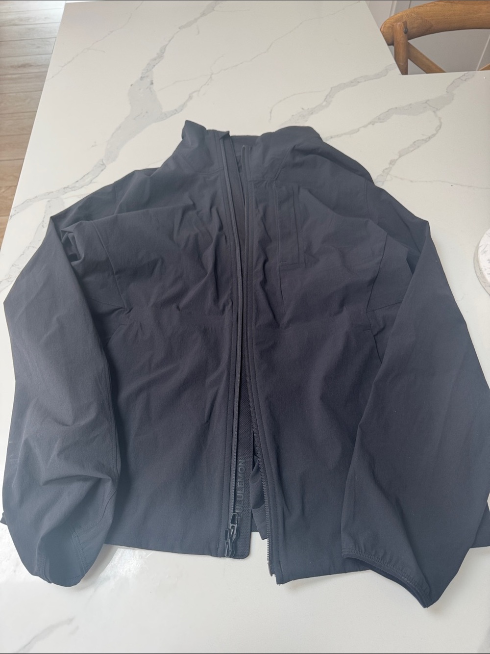 lululemon  Men's Black Full-Zip Windbreaker BNNT